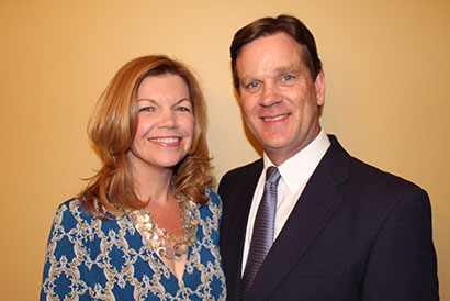 Photo of a happy couple. Link to Life Stage Gift Planner Under Age 60 Situations.